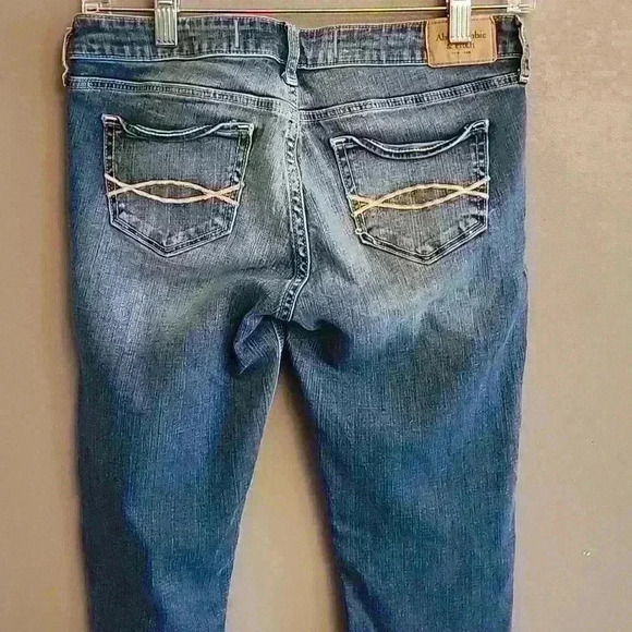 Abercrombie and Fitch Blue Denim Jegging Jean - Picture 3 of 9